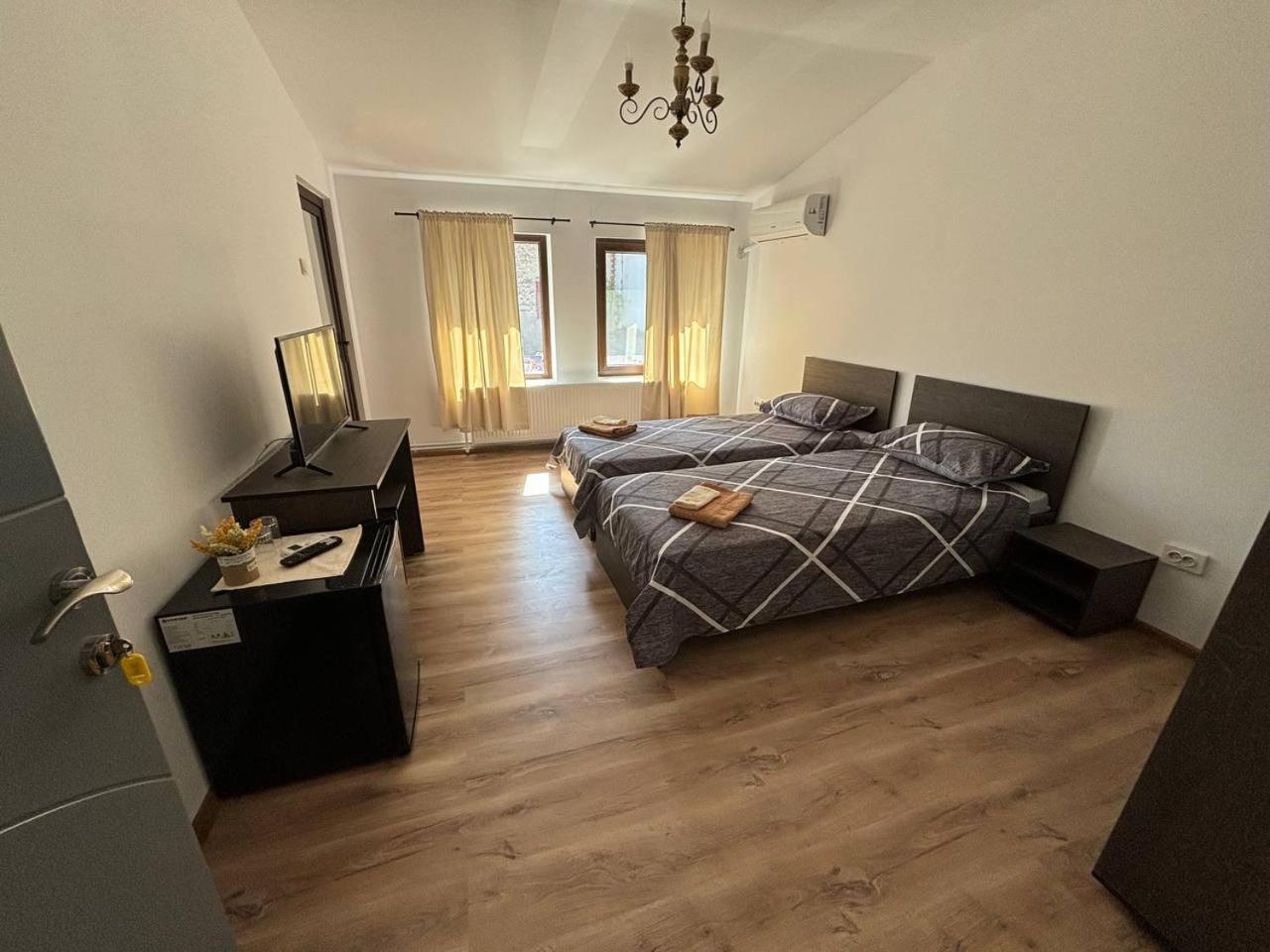 Alexander Residence Brăila Esterno foto